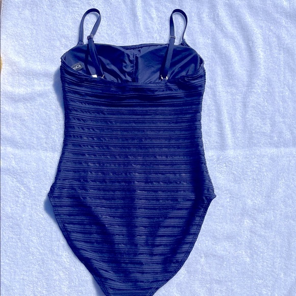 La Blanca Fluid Lines One Piece Swimsuit - NWOT Indigo Blue - Picture 8 of 13